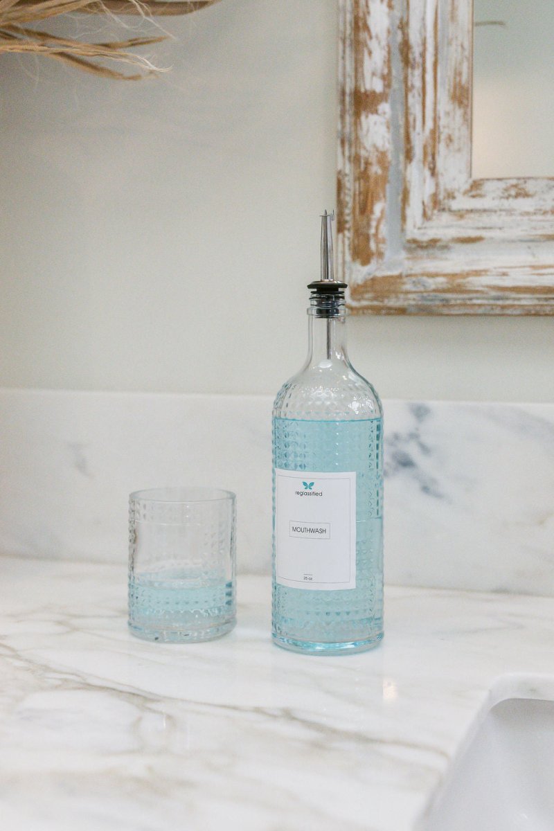 mouthwash & cup - reglassifly